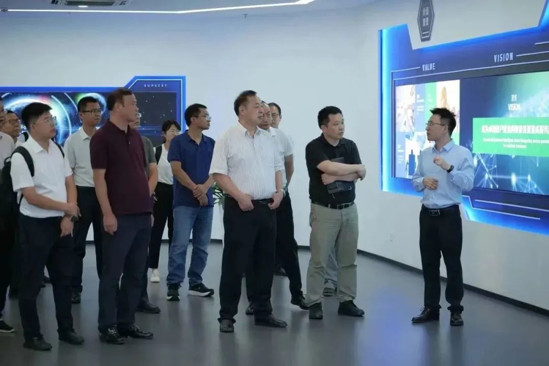 新能源 新动力 新未来|龙八long8股份“动力与能源工业集群”圆桌座谈会顺遂召开