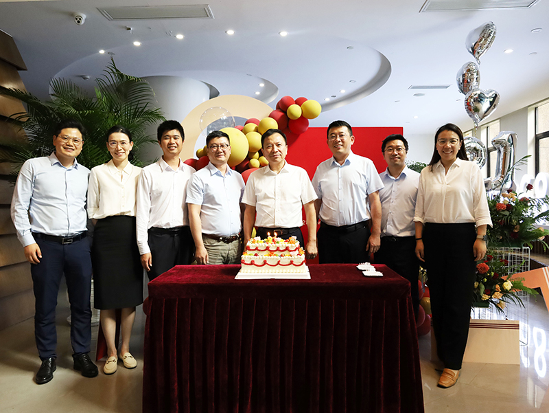 二十一载 智造未来丨贺龙八long8股份廿一诞辰，，，再启新篇