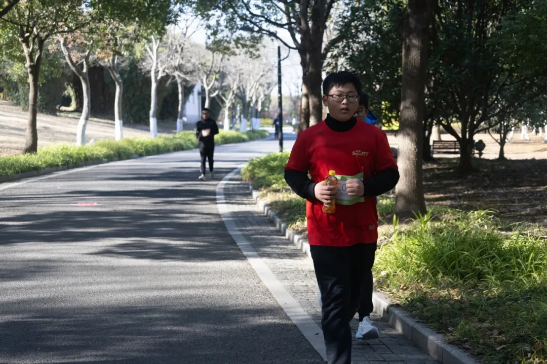 回望2024 启航2025 | 龙八long8股份2025年度战略年会顺遂召开